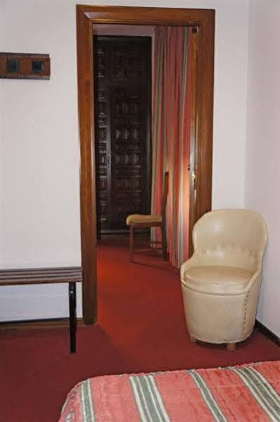 Hostal La Numantina Logroño Exterior foto