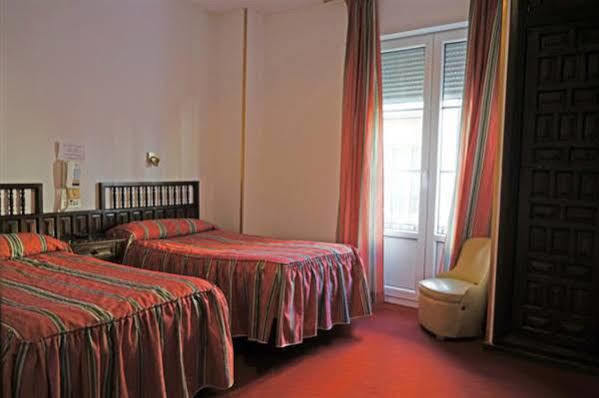 Hostal La Numantina Logroño Exterior foto